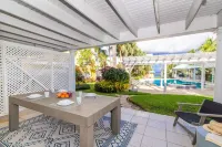 The Cayman Condo @ Coconut Bay - Island vibes, ocean views, diving & beaches...