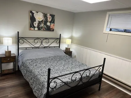 Welcome to our lakefront vacation rental! Отели в г. Леннокс энд Аддингтон Каунти