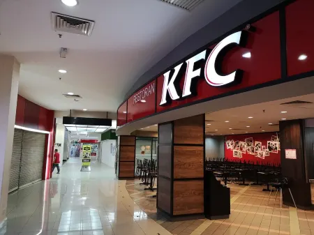 D'Putra Suites & Homestay @ Near Senai Airport / JPO Mall / AEON & IOI Mall Отели в г. Кулай