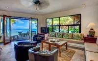 Casa Zama - Stunning ocean views and privacy at this poolside oasis