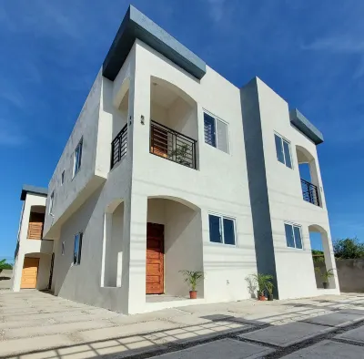 'The Solace' New Luxury Modern 1Bed 1Bath Apt. Hotels in 