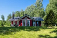 Comfortable Swedish house in a prime location on Lake Rottnan with its own shoreline Hotels in Sunne