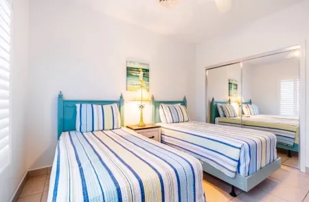 Kaibo Yacht Club Beach Front, Phase 2. Отели в г. Rum Point