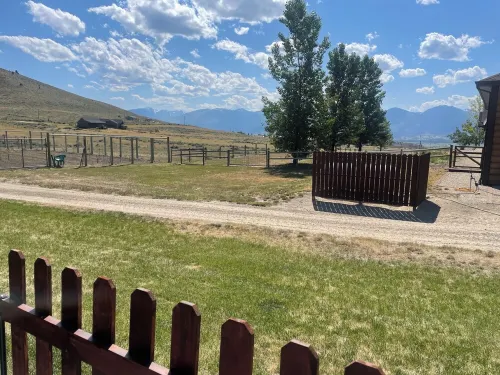 Apartment on Private Small Ranch - Sapphire Mtns