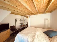 Cozy cabin with 1 bedroom and WiFi, AC in lovely Homestead