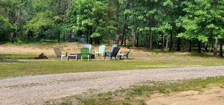 Beautifully fully remodeled cabin in the woods Отели в г. Клирфилд