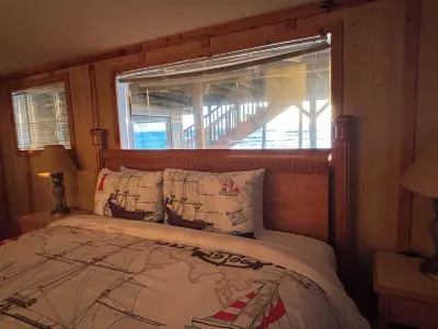 Purple Moon #3 - Beautiful Beachfront home with private access to the beach