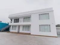 Suite w/Outdoor pool and Kitchenette Hotels in 