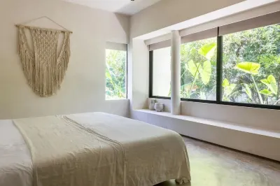 Casa Areca, 4 bed/4.5 bath World Renowned Design Villa, Pool, Rooftop, 24/7Guard