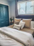 Sunflower Retreat - Private 2 Bedroom, 1 Bath