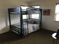 Crooked Creek Ranch Gate House ハミルトンのホテル