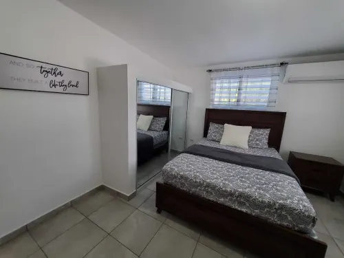 Aguadilla Sunrise Apt,solar powered, 8 minute walk to beach Free Wi-Fi & Parking