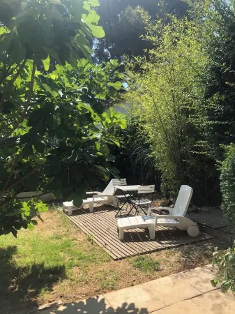 In Villa Beautiful Air-Conditioned Duplex Poolside/Garden 4 Adults+Garage. Отели рядом с достопримечательностью «Route des Crêtes»