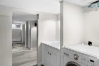 Chic House w/ King Bed, Walk To Dining & Starbucks Hotel a Dieppe