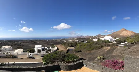 Luxury villa, swimming pool, sea views, A/C, BBQ, WIFI,