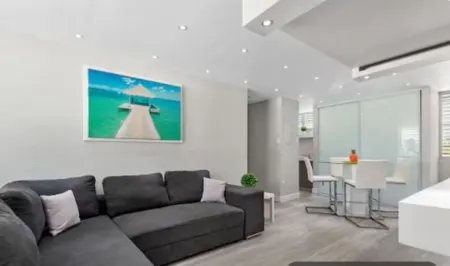 Ocean Breeze II- 2 Bedroom Beach Walking Distance