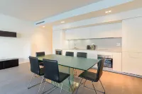 [Lakefront Apartment]