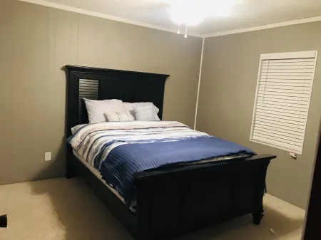 CADDO LAKE WATERFRONT on Big Cypress Bayou!