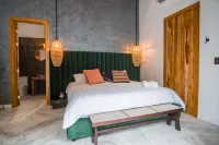 Casa Milya -- Luxury Villa on the Beach! 4 Master Suites and Infinity Pool