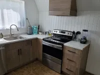 Updated  farm style Apt.  w/ loft minutes from Airport and Seattle