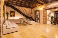 Casa Del Hidalgo - 7 BR Walled City Colonial Villa