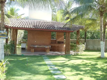 Nice house in Porto Seguro - Hype or tranquility, here you have it Отели рядом с достопримечательностью «Taperapuan»