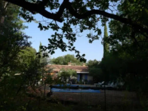 Pretty Provençal House in the heart of Lubéron, with swimming pool Hotels in Menerbes