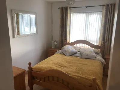Moville Centre Apartment 2 bedroom cosy with parking Hotels near St Pius X Church