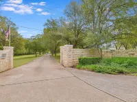 Cottage Near Lake Austin