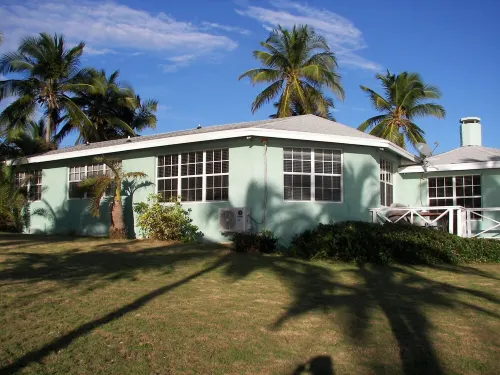 Tequila Sunset-Only Beach Front Home in Oleander Gardens Hotels in Gregory Town