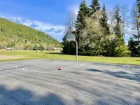 Rustic log cabin Hotels in Boundary County
