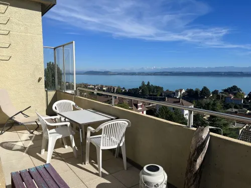 Large penthouse apartment with lake view