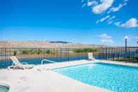 2-bedroom condo just 17 minutes from Harrah's Laughlin Casino