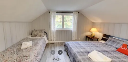 Beautiful Waterfront Home on St. Lawrence River Hotels in Augusta