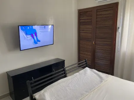 Apartment in Mermoz, recently renovated. Daily cleaning included. Отели рядом с достопримечательностью «Dakar port»