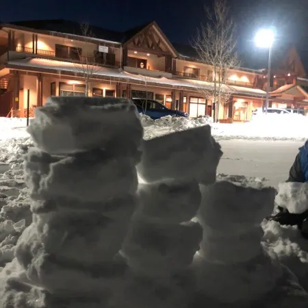 Mountain Views. Hot Tub. Fireplace. Minutes from the slopes