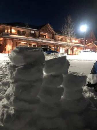 Mountain Views. Hot Tub. Fireplace. Minutes from the slopes