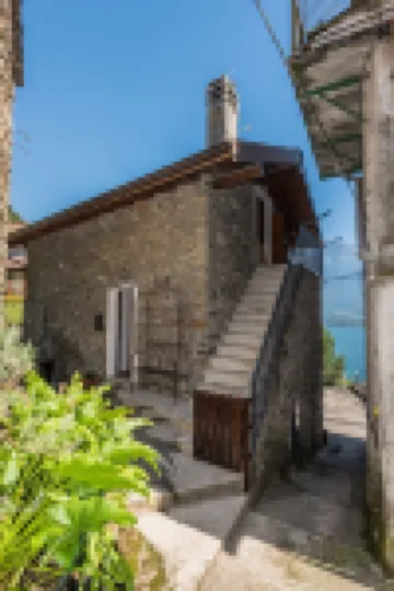 A window over Lake Como - stone cottage with amazing view and private garden