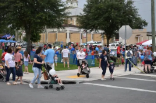 Quaint rural downtown community close to springs, 3 rivers, biking & equestrian