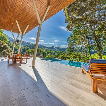 Tropical 4 Bedroom Luxury Home with Pool & Hot Tub Отели в г. Савегре