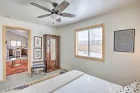 Modern Joshua Tree Bungalow with Fire Pit and BBQ! - 3-Star