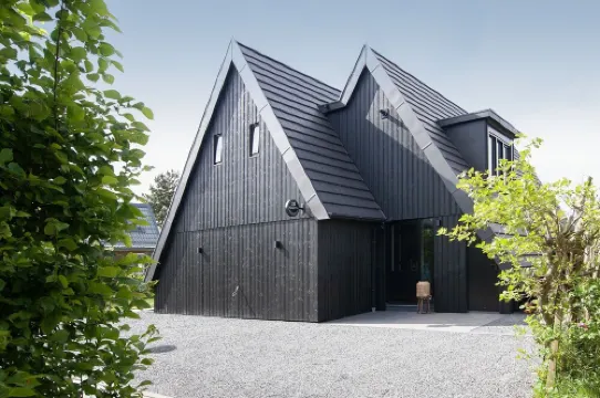 Unique boutique vacation villa by the sea!