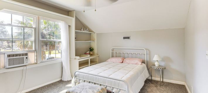 10 Mi to St Simons Island: Home w/ Screened Porch Hotels in Glynn County