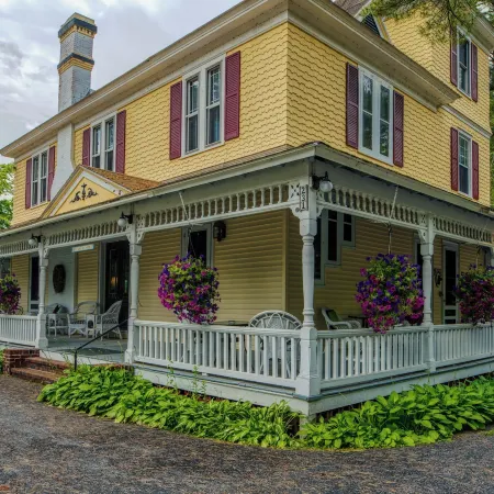 Rockwell Falls Inn and Wine Bar