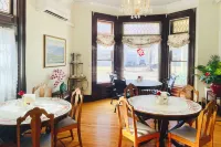 The Eden Hall Inn - servizio colazione