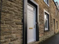 10 Haw Grove - Country Houses