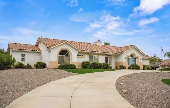 Explore Ramona's Vineyards: Tranquil Home w/ Yard