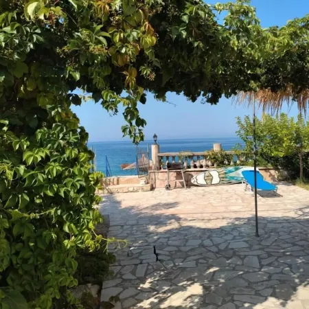 Magic Ionian Apartments & Rooms
