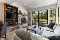 Queen Esther 2425 Condo