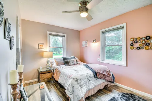 3 Mi to Erie Canal: Home w/ Hot Tub in Holley! - Wifi